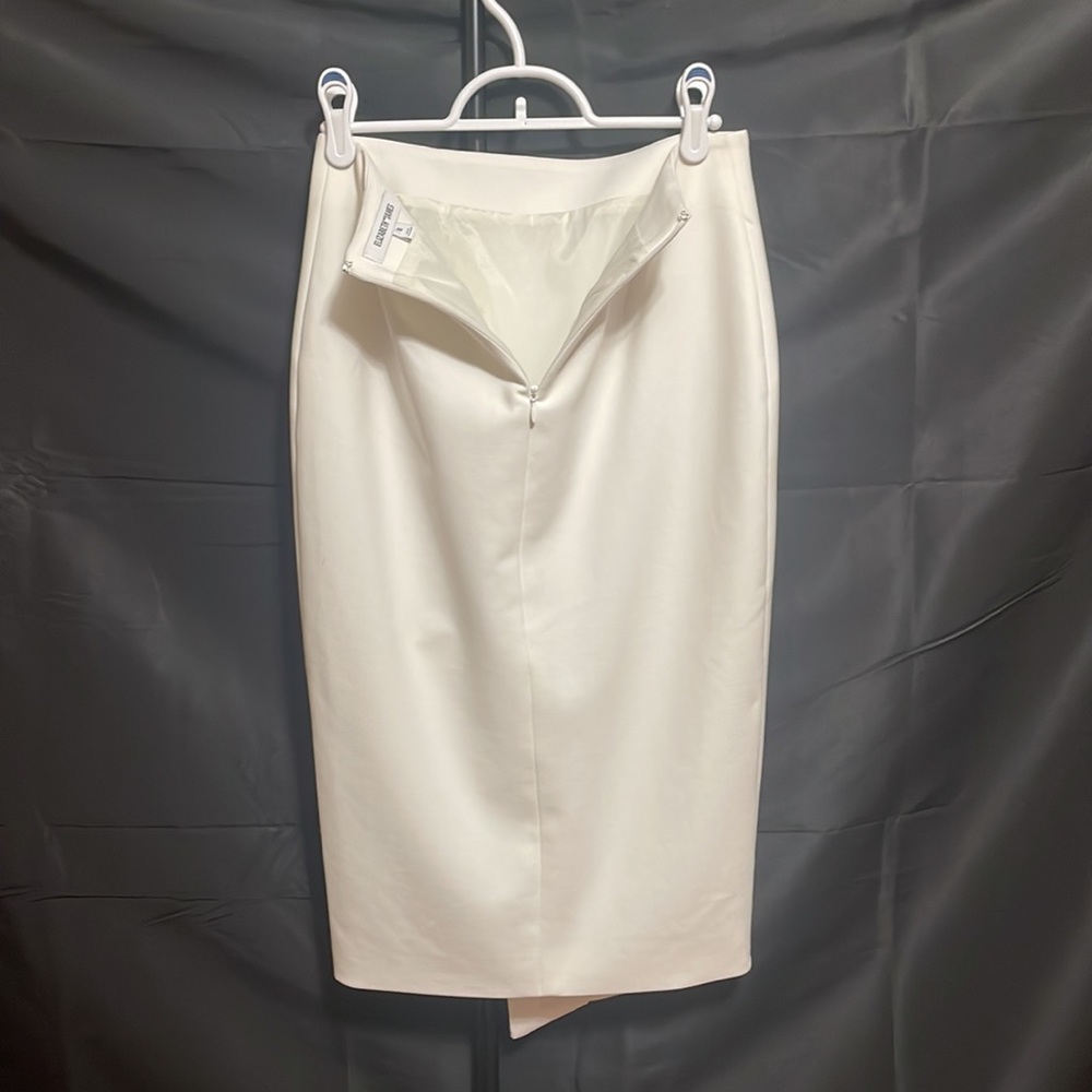 Elizabeth and James pencil skirt with front line stripe in size 0 - Picture 7 of 11